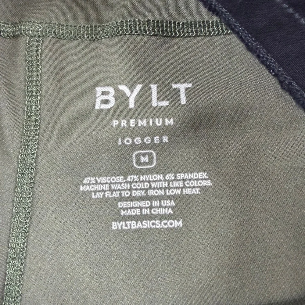 BYLT Premium Jogger Men Size Medium Olive Green Zipper Pockets Slim Fit Stretch